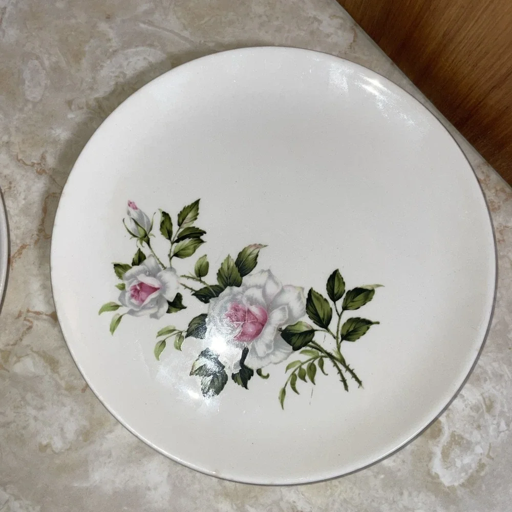 Pair of MINT! Crooksville‎ vintage saucers white roses with leaves, USA I-X